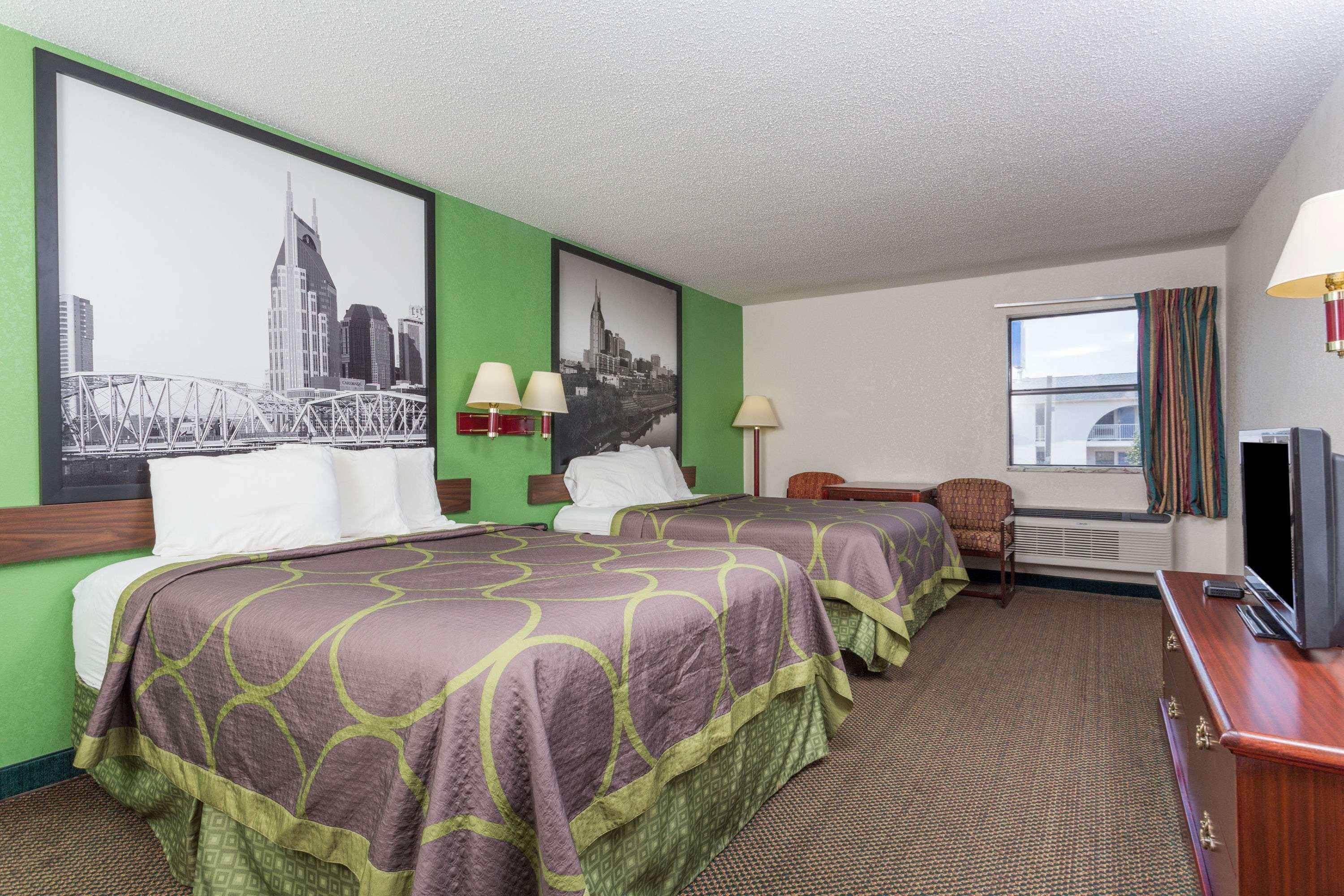 Super 8 By Wyndham Dickson Hotel Екстериор снимка