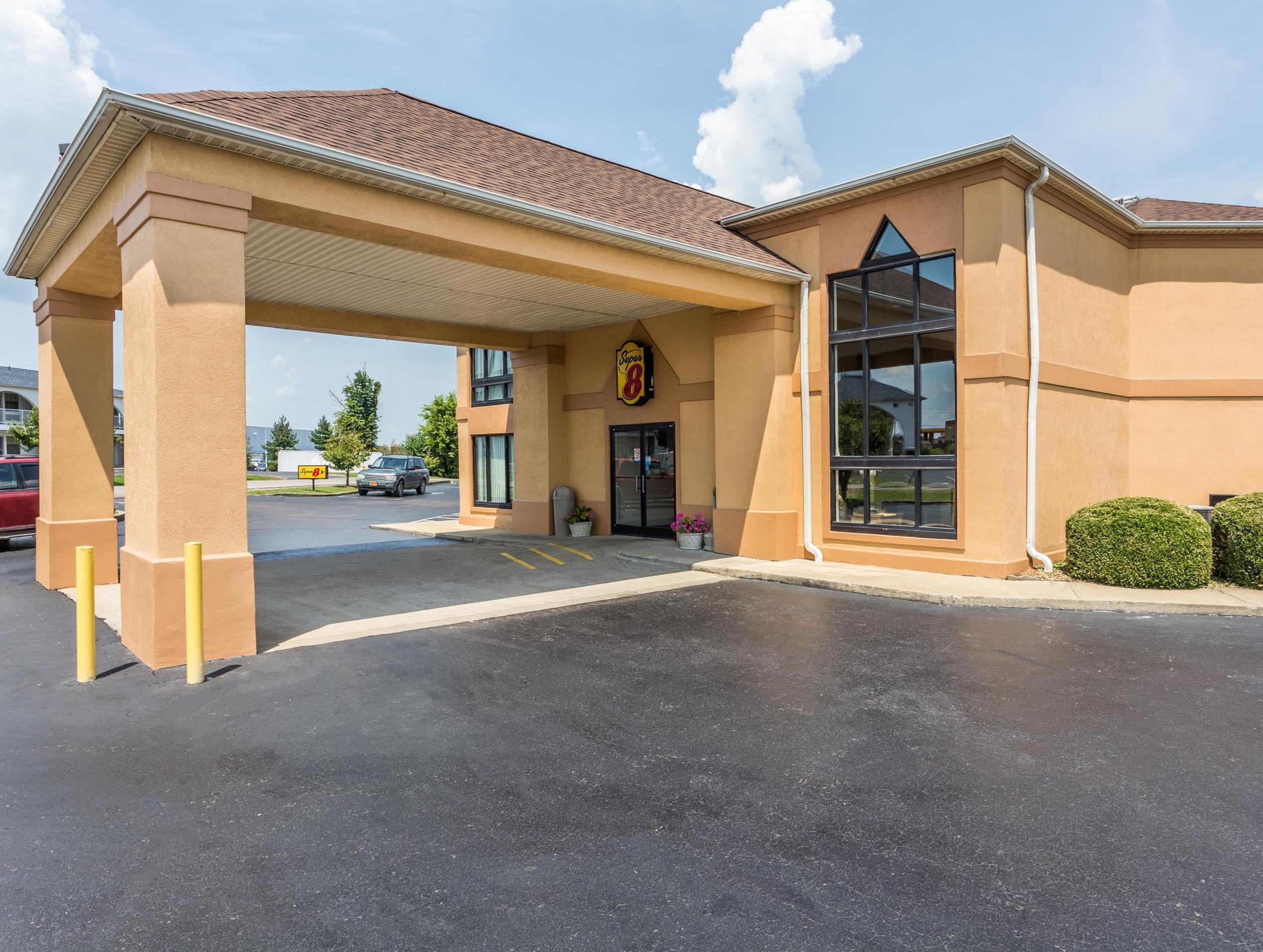 Super 8 By Wyndham Dickson Hotel Екстериор снимка