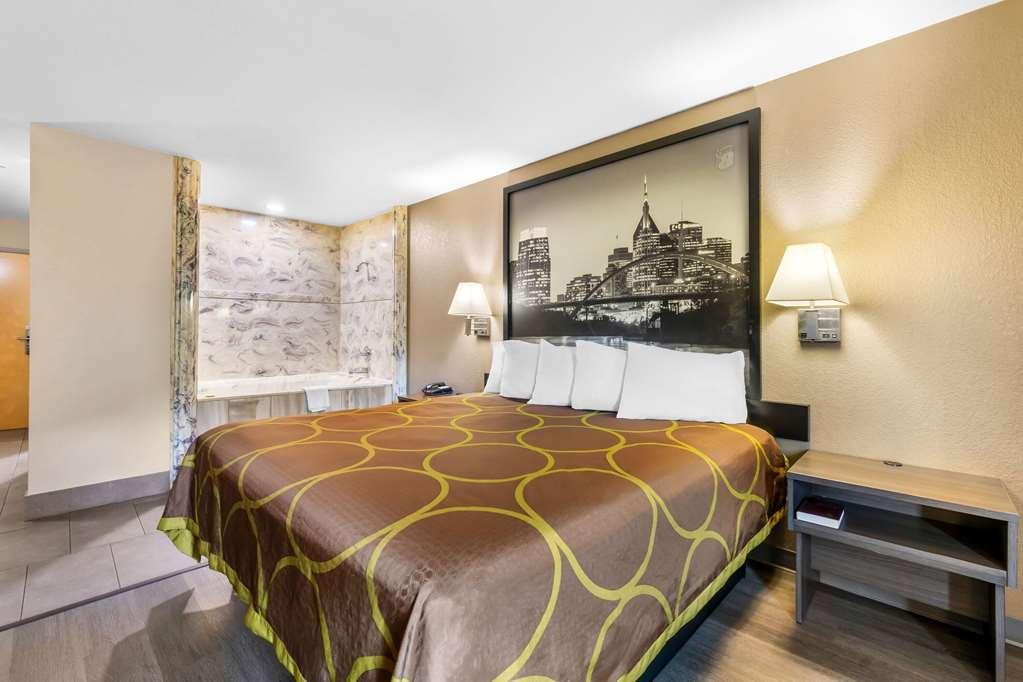 Super 8 By Wyndham Dickson Hotel Стая снимка