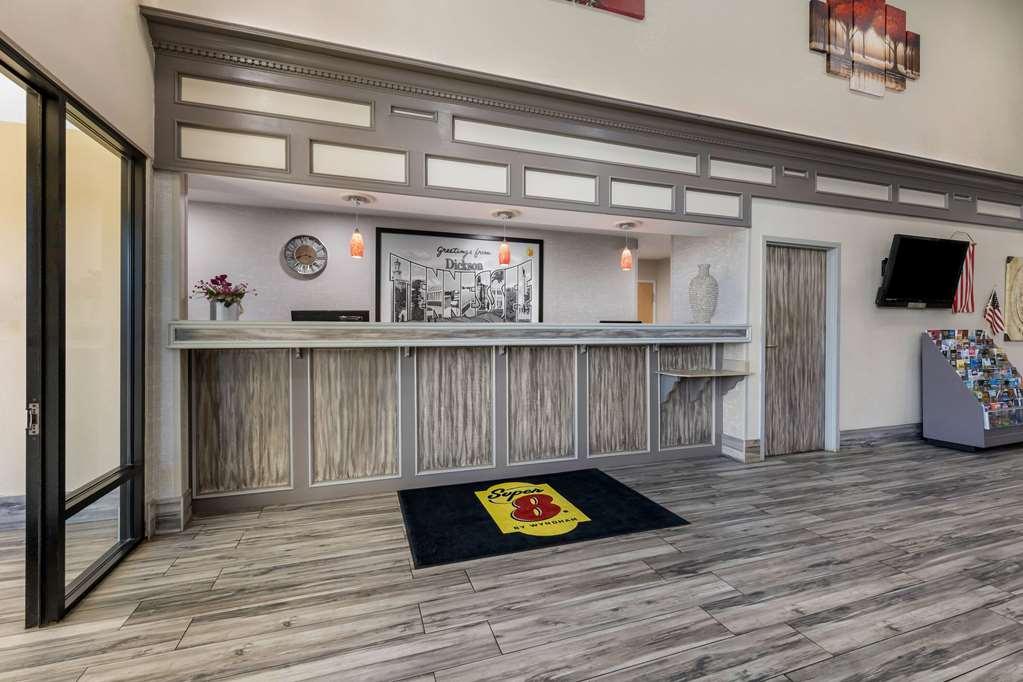 Super 8 By Wyndham Dickson Hotel Интериор снимка
